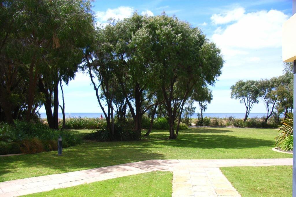 Cape View Beach Resort WEST COAST Room photo